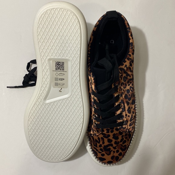 ASOS design chunky sole leopard print sneakers - Picture 3 of 5